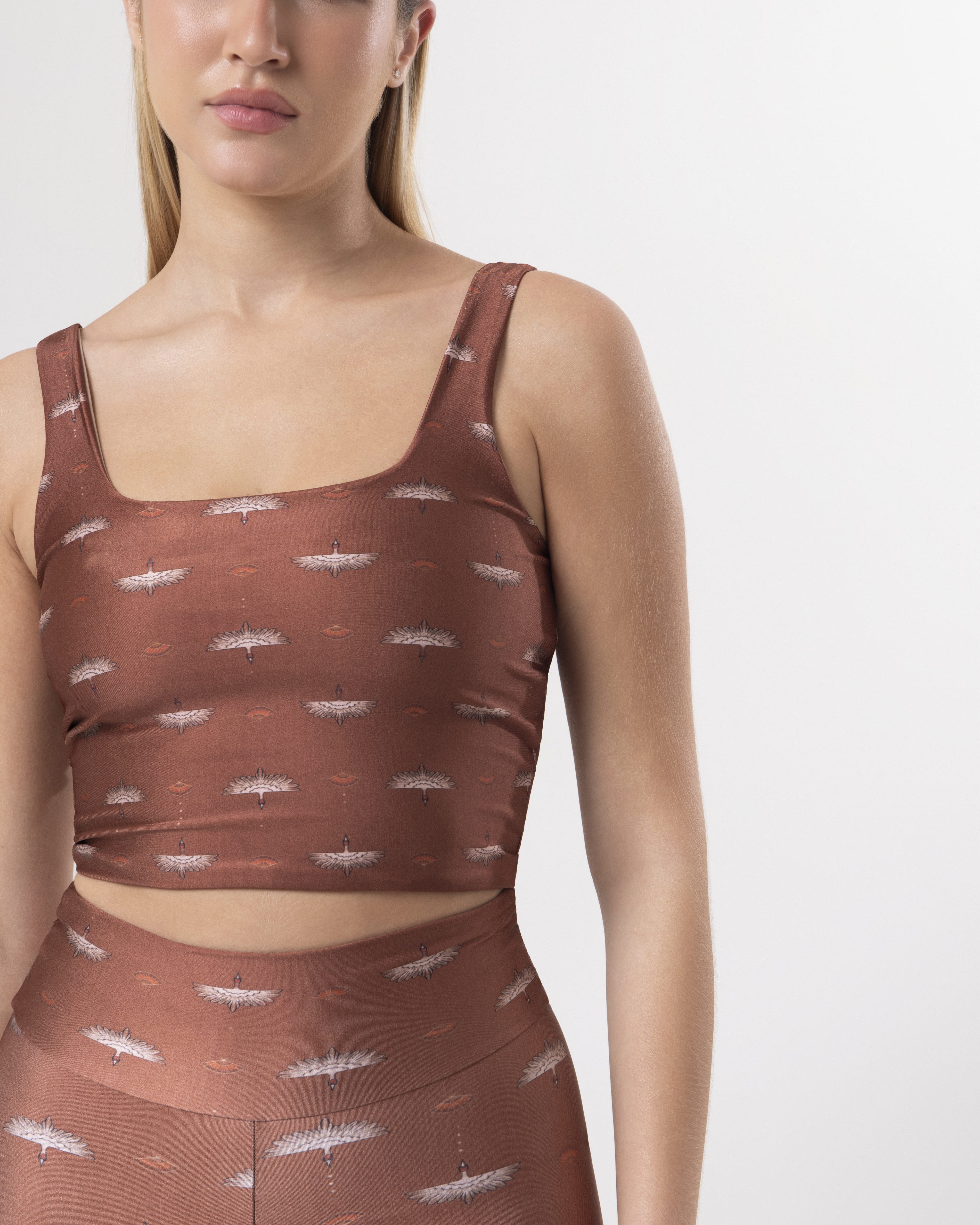 Top Cropped Estampa Tsuru Bee Gracie moda fitness feminina