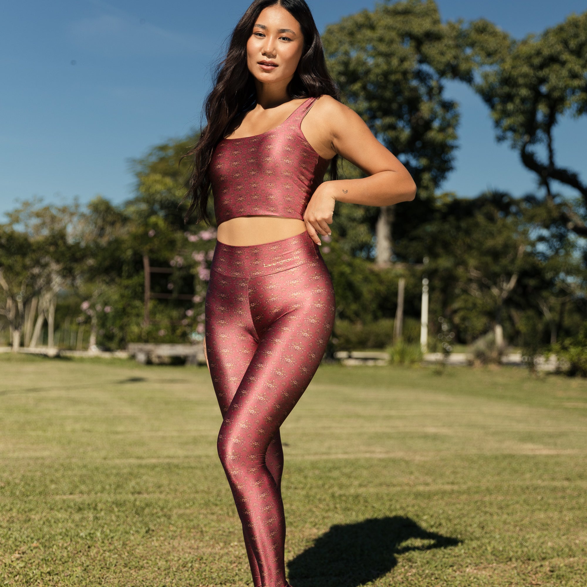 Legging Estampa Flor de Lis  modelo High Waist Bee Gracie moda fitness feminina