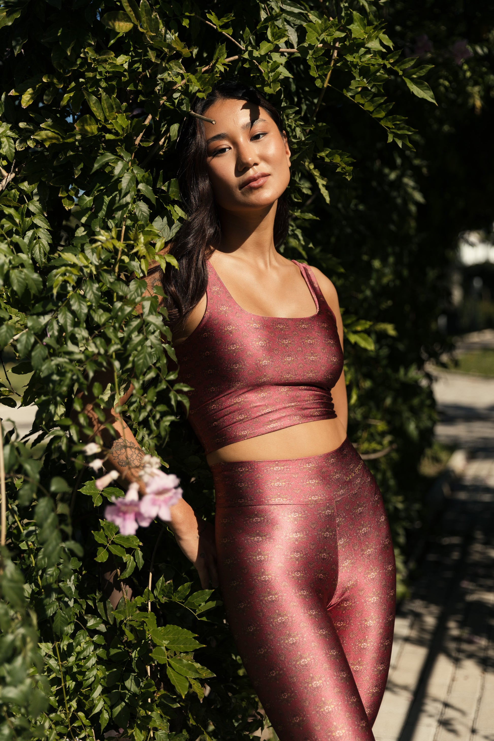 Top Cropped Estampa Flor de Lis