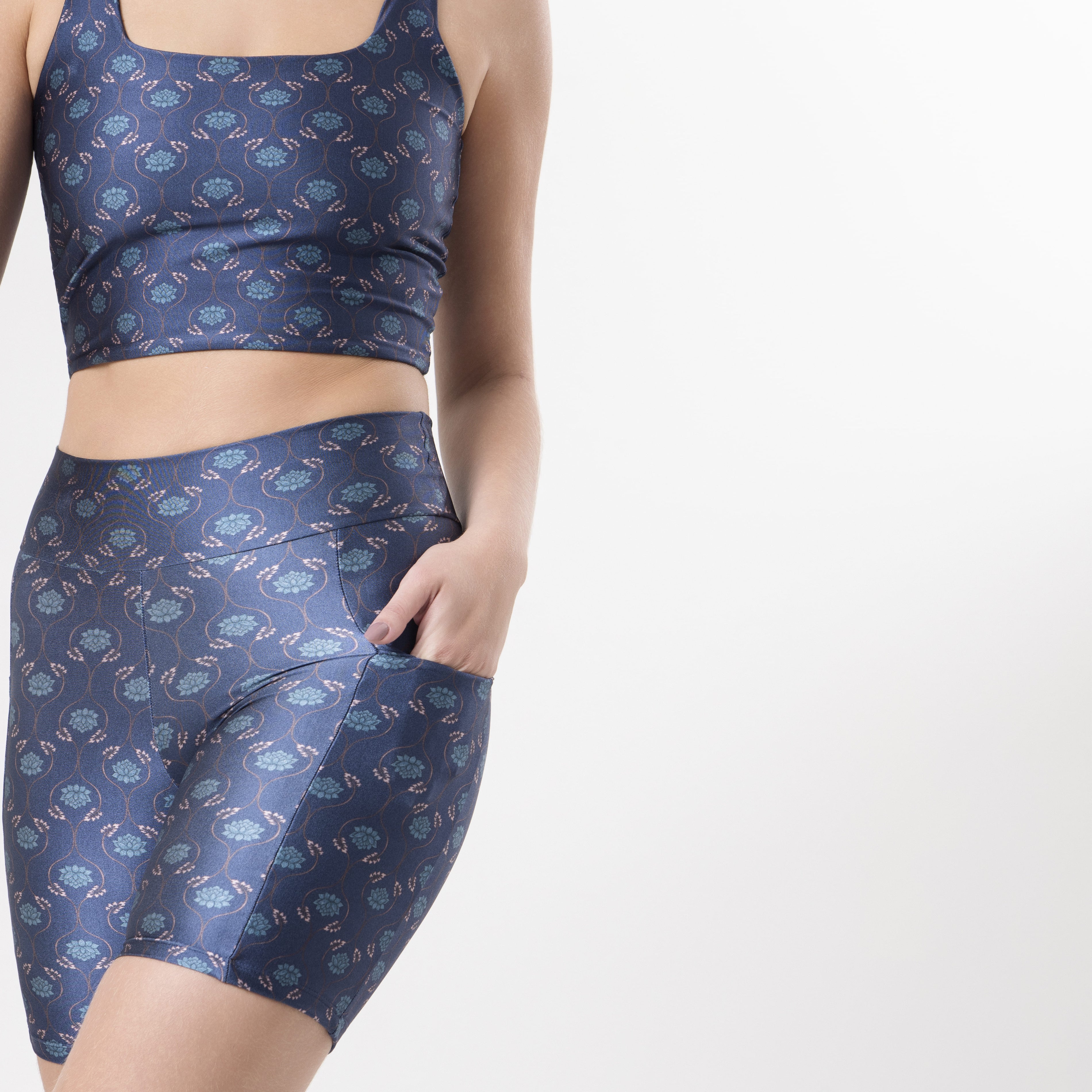 Short Estampa Blue Lotus Bee Gracie moda fitness feminina
