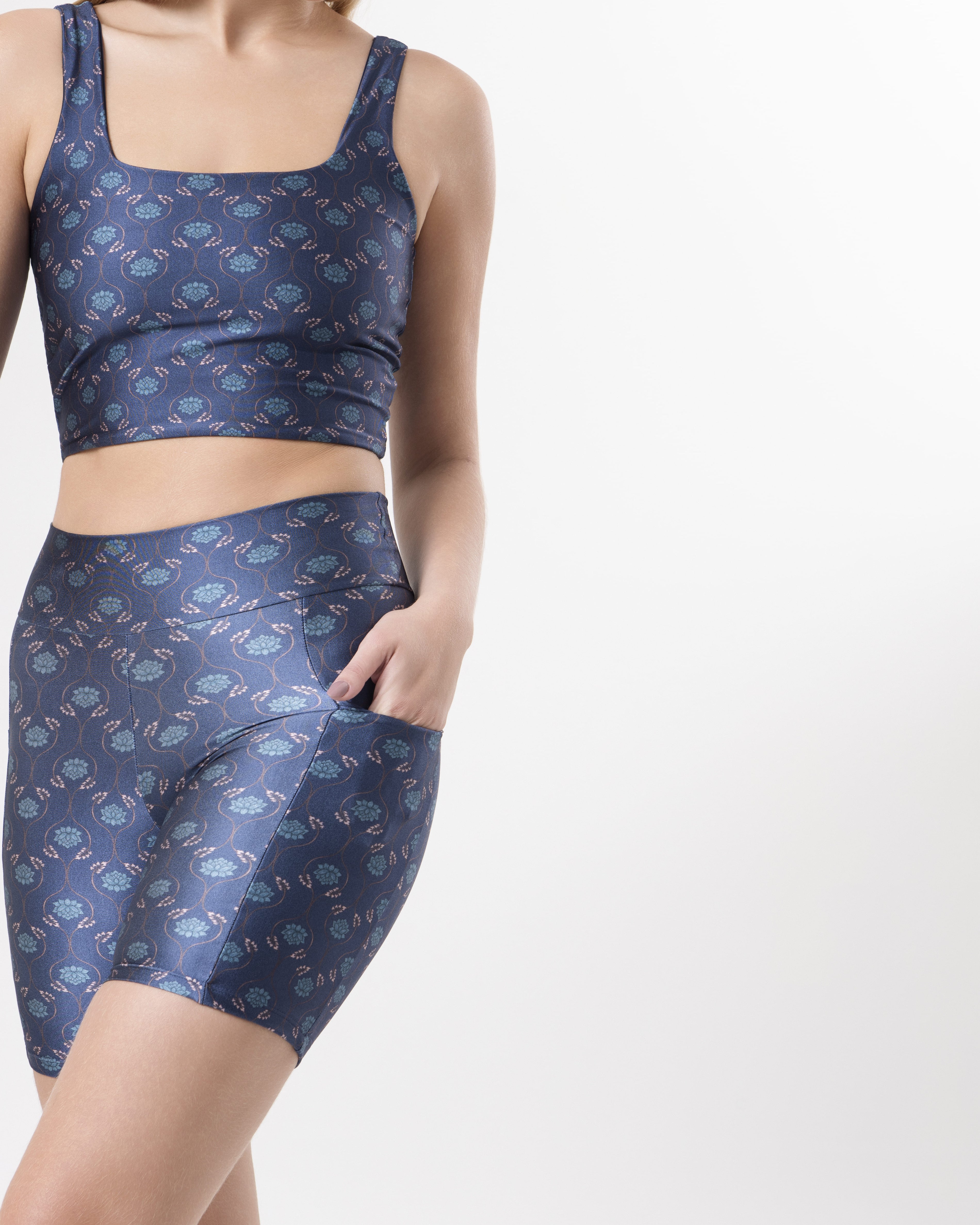 Short Estampa Blue Lotus Bee Gracie moda fitness feminina