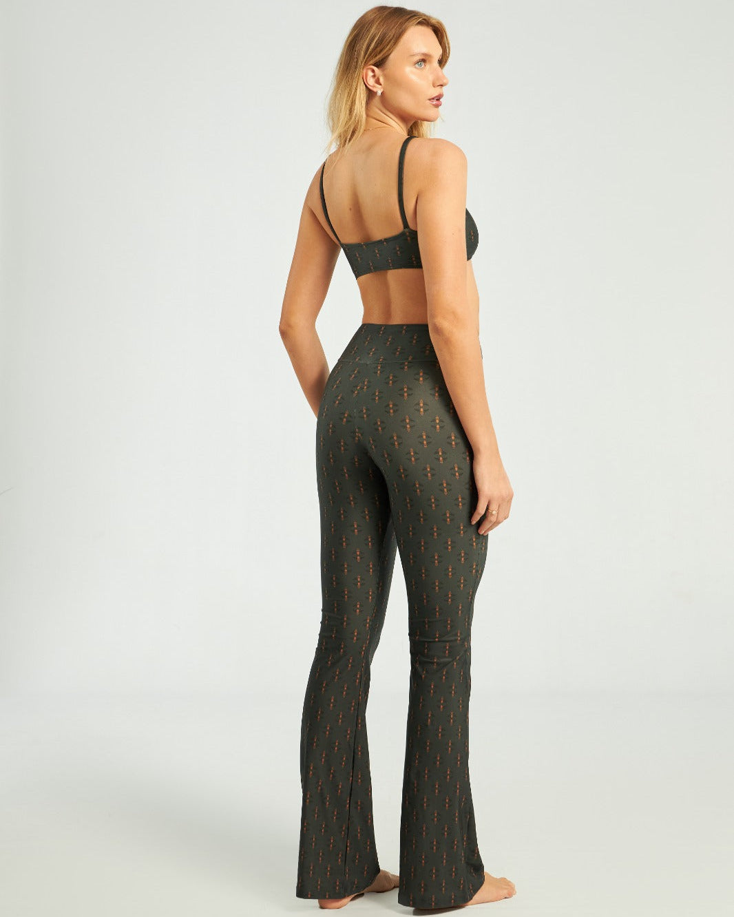 Flare Teddy Bear Verde by BEE GRACIE - CALÇAS Bee Gracie moda fitness feminina