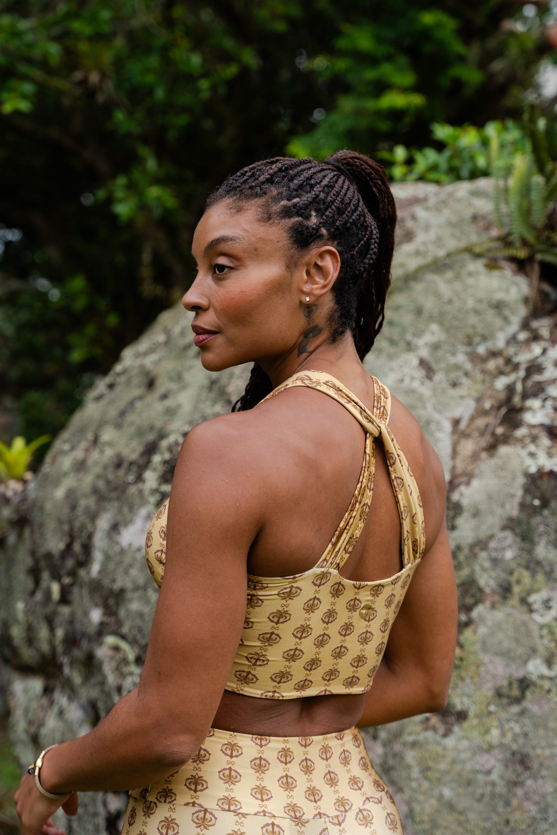 Top Aura Estampa Golden Breeze