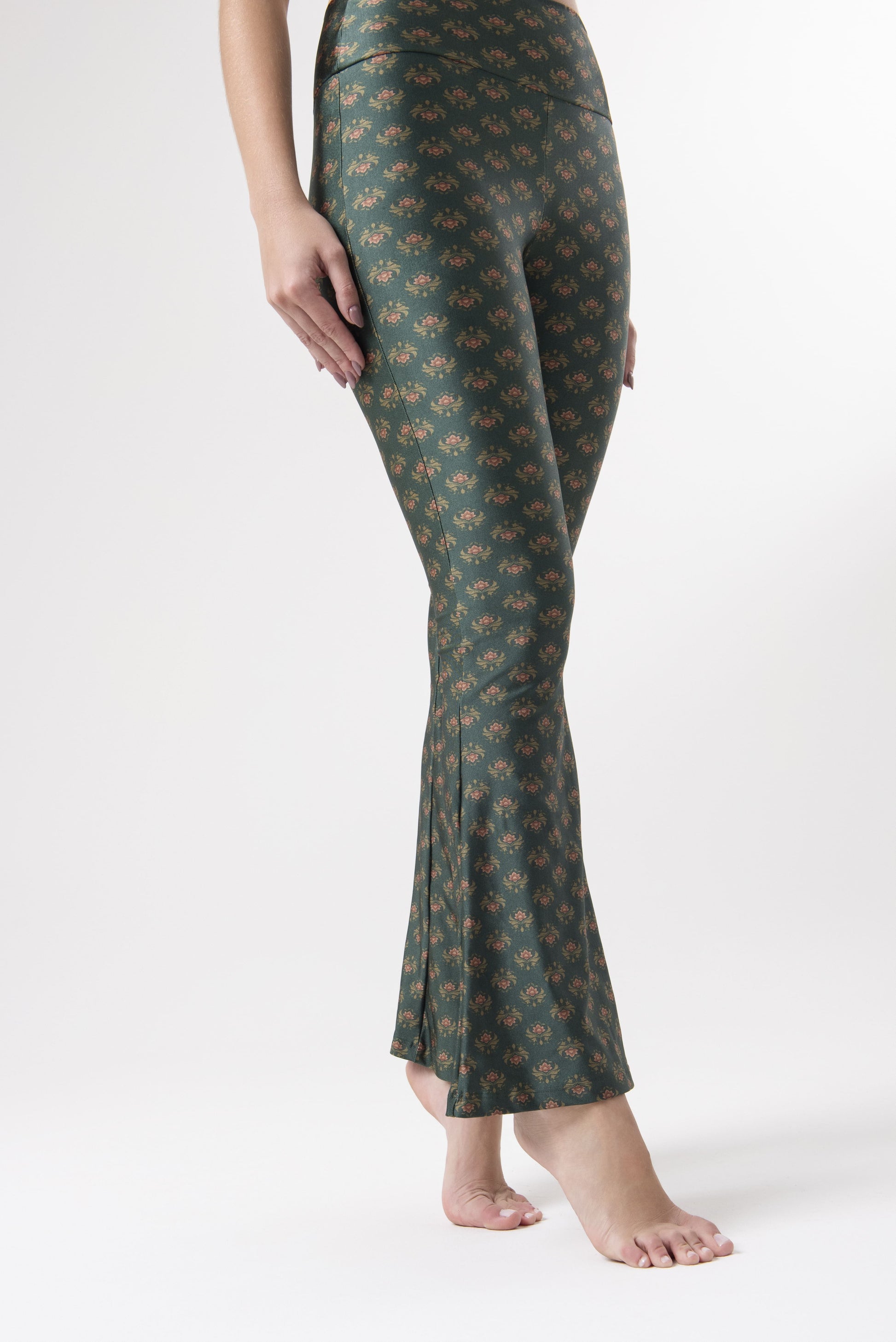 Calça Flare Estampa Green  Lotus