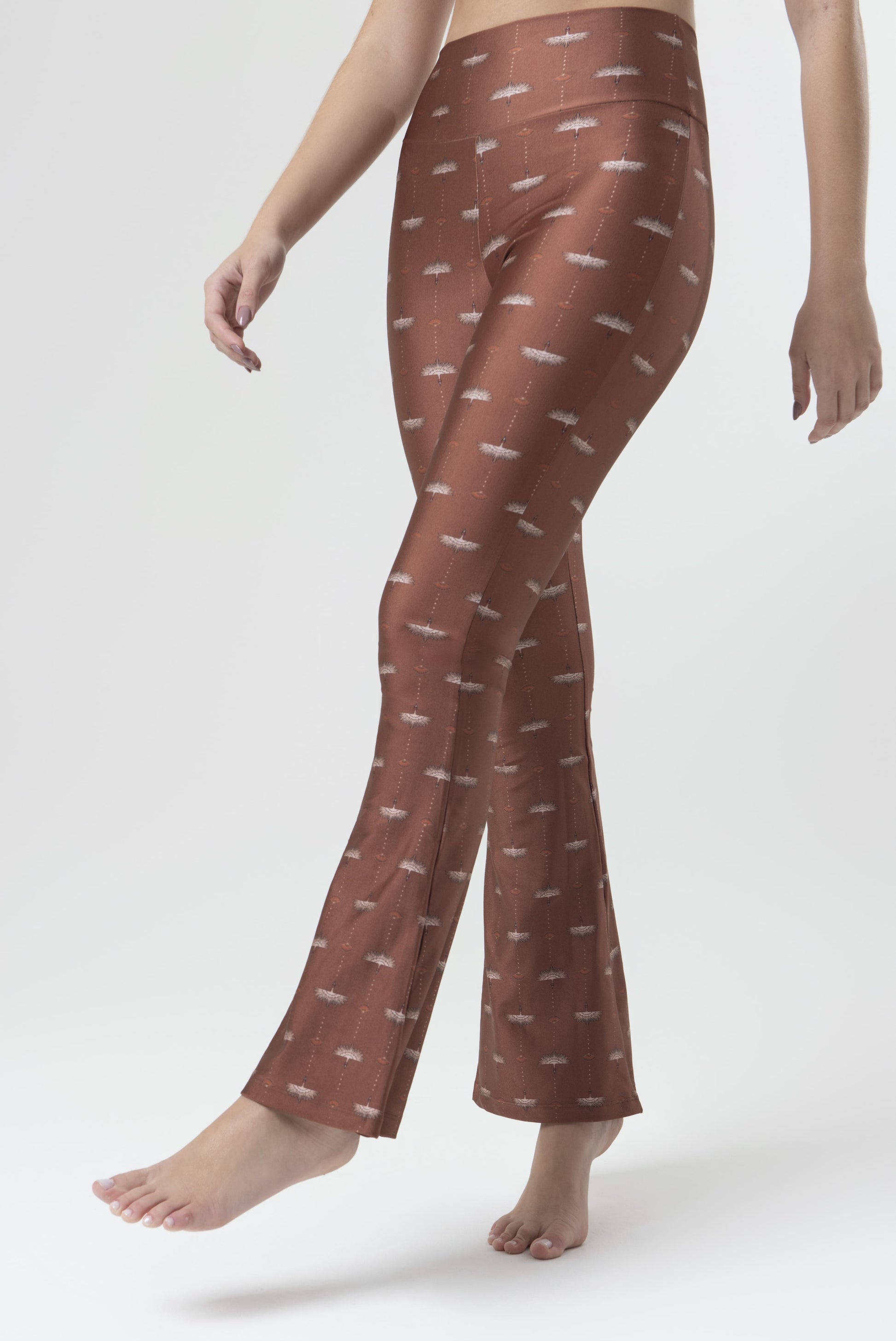 Calça Flare Estampa Tsuru