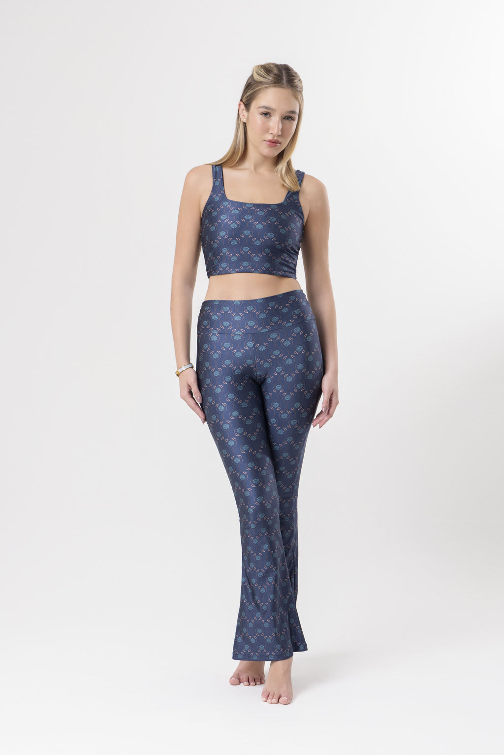 Calça Flare Estampa Blue Lotus