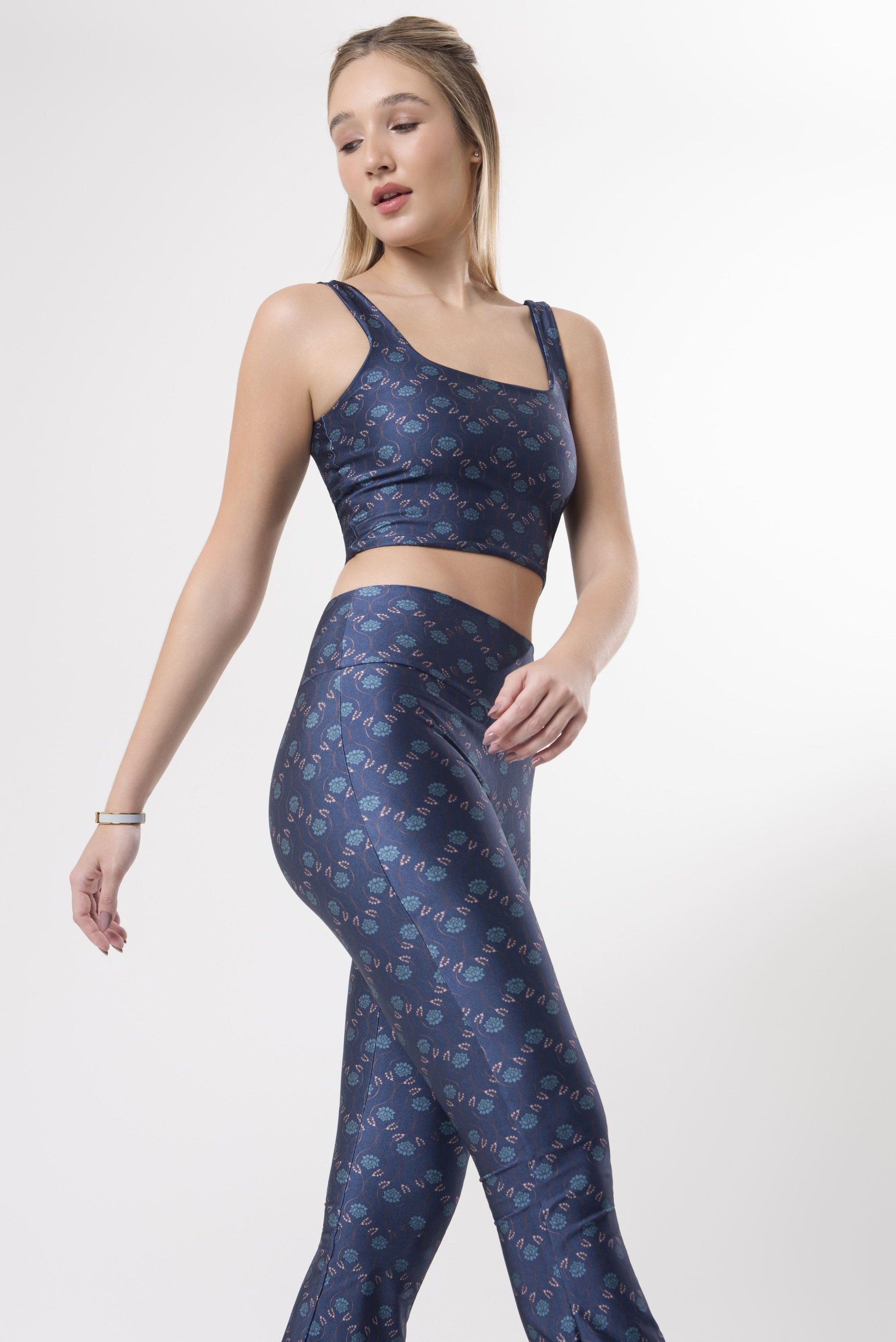 Top Cropped Estampa Blue Lotus